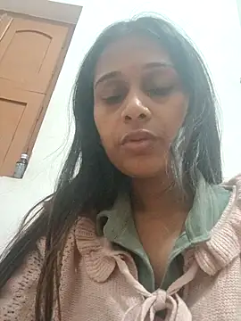 nehakapoor89 online show from February 16, 2026, 4:05 pm