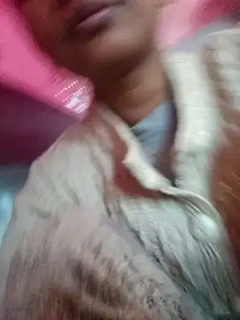 nehakapoor89 online show from December 18, 2025, 9:03 am