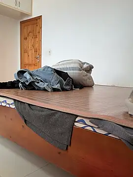 cmvoo online show from April 24, 2026, 4:25 am