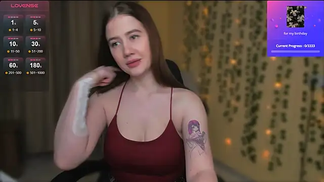 LunaViridis online show from December 18, 2025, 3:27 pm