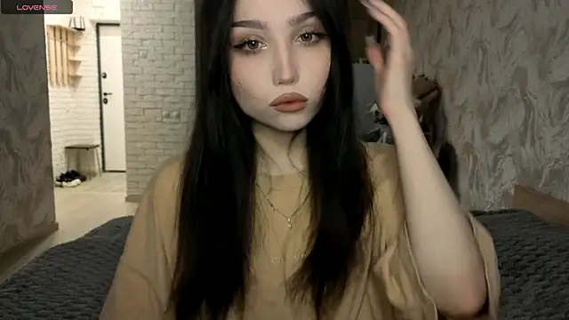 Snapshot of Qwami_Amie chatting on May 22, 2026, 3:04 am Qwami Amie online show from May 22, 2026, 3:04 am