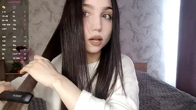 Snapshot of Qwami_Amie chatting on April 29, 2026, 7:56 am Qwami Amie online show from April 29, 2026, 7:56 am