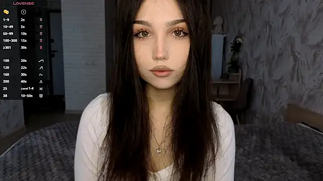Snapshot of Qwami_Amie chatting on May 17, 2026, 7:19 am Qwami Amie online show from May 17, 2026, 7:19 am