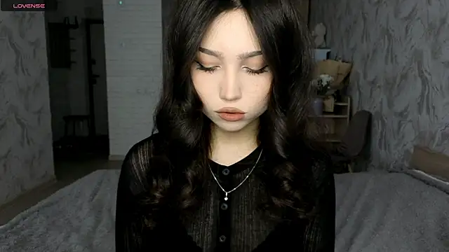 Snapshot of Qwami_Amie chatting on May 25, 2026, 7:51 am Qwami Amie online show from May 25, 2026, 7:51 am