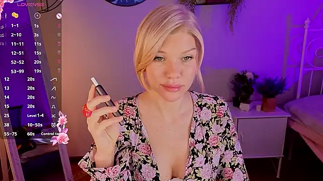 Snapshot of Lindsi_Luvviv chatting on February 3, 2026, 4:12 pm Lindsi Luvviv online show from February 3, 2026, 4:12 pm