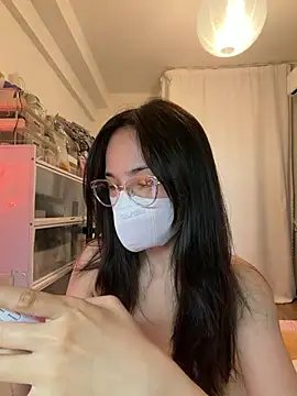 mimichannn99 online show from April 17, 2026, 9:45 am