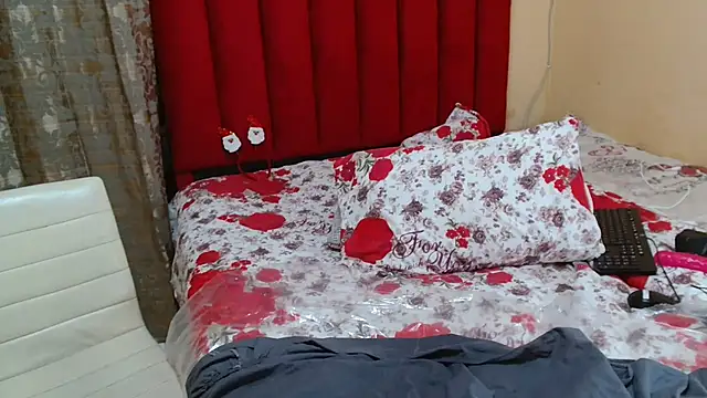 Snapshot of ChoklitBerryXX chatting on December 17, 2025, 9:20 pm ChoklitBerryXX online show from December 17, 2025, 9:20 pm