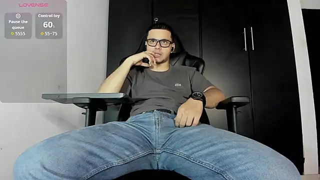 Liam Mateo online show from January 14, 2026, 3:43 am