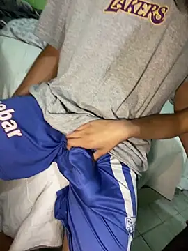 Snapshot of analuizaxxny chatting on February 7, 2026, 8:17 pm analuizaxxny online show from February 7, 2026, 8:17 pm