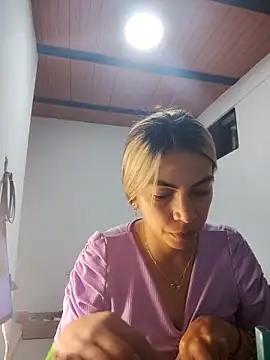 Snapshot of Evangeline_Bonnet chatting on March 22, 2026, 1:42 am Evangeline Bonnet online show from March 22, 2026, 1:42 am