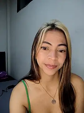 Snapshot of Evangeline_Bonnet chatting on January 7, 2026, 4:01 pm Evangeline Bonnet online show from January 7, 2026, 4:01 pm