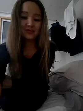 SherrylShaw online show from December 14, 2025, 4:01 pm