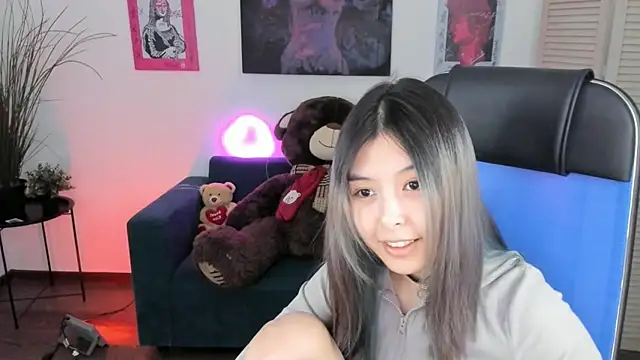 SirenMystiq online show from December 16, 2025, 4:11 pm