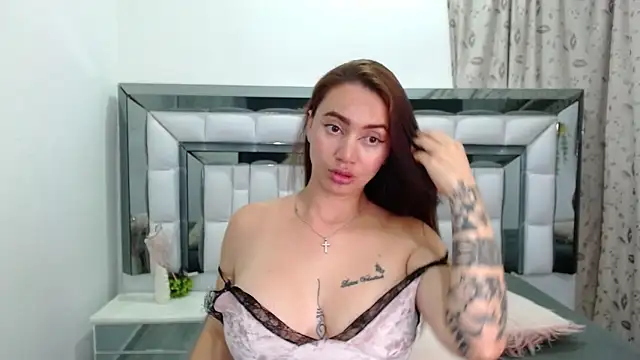 rebecagoldene online show from February 3, 2026, 6:22 am