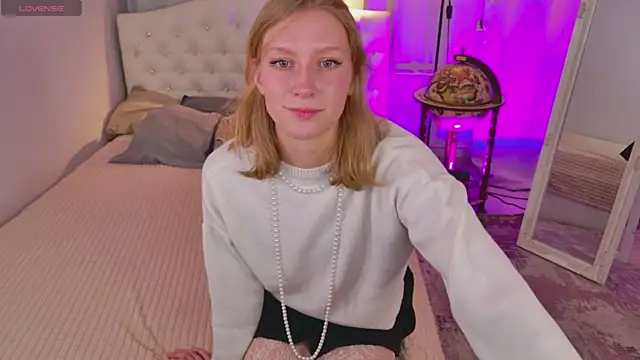 AsyaLumi online show from December 23, 2025, 6:23 am