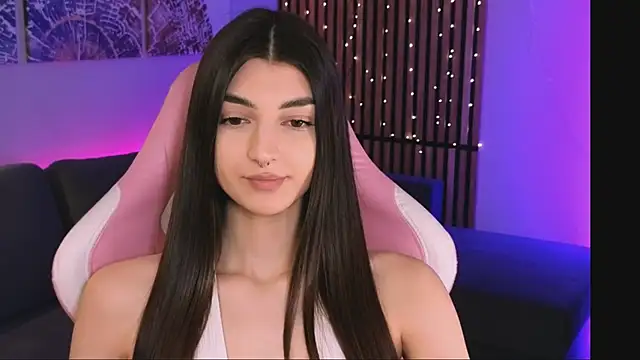 Snapshot of LilyShine_ chatting on February 9, 2026, 2:37 pm LilyShine online show from February 9, 2026, 2:37 pm