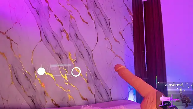 Snapshot of Elissafox chatting on January 13, 2026, 2:32 pm Elissafox online show from January 13, 2026, 2:32 pm