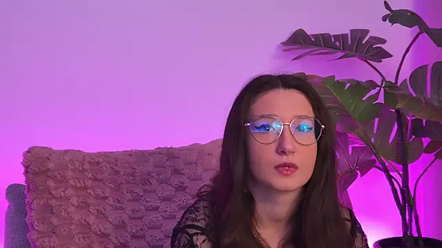 TheaMalekoo online show from April 16, 2026, 6:58 am