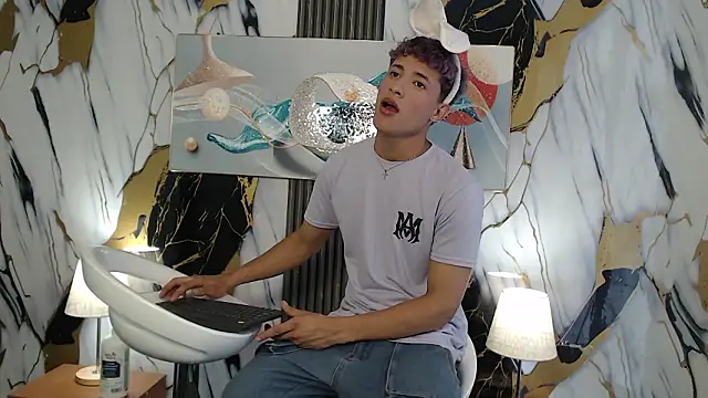 YOUNG GUYS1 online show from February 15, 2026, 1:43 pm