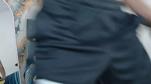 YOUNG GUYS1 online show from February 7, 2026, 1:24 am