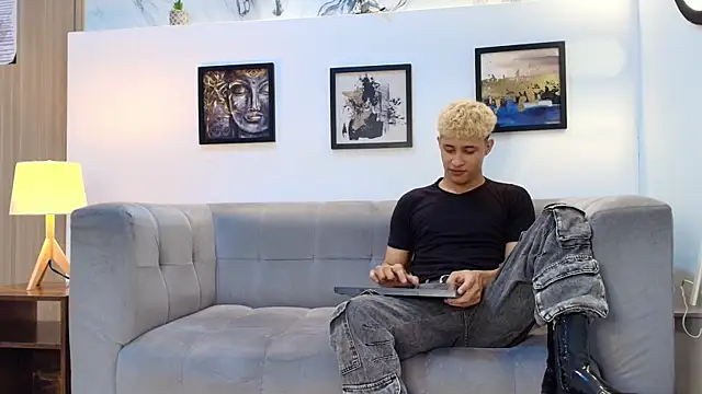 YOUNG GUYS1 online show from April 8, 2026, 9:44 am