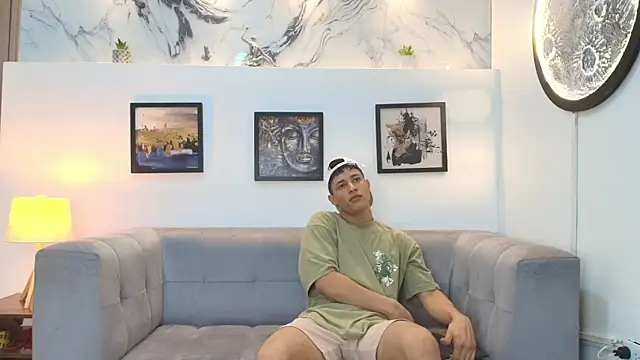 YOUNG GUYS1 online show from December 19, 2025, 1:20 am