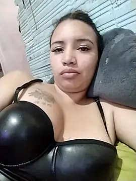 liliymike19 online show from February 18, 2026, 7:54 pm