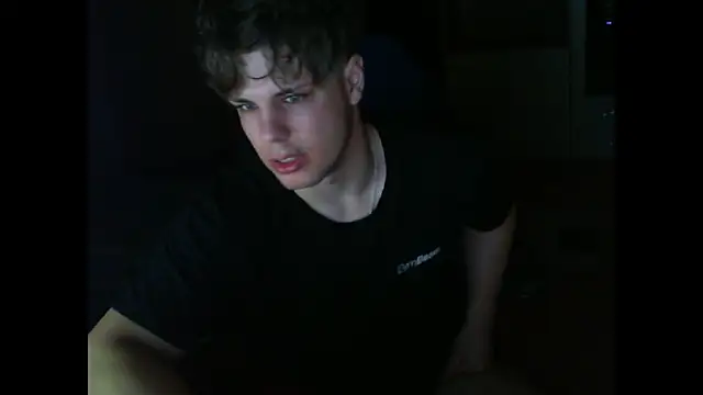 GymGuy0505 online show from January 11, 2026, 10:16 pm