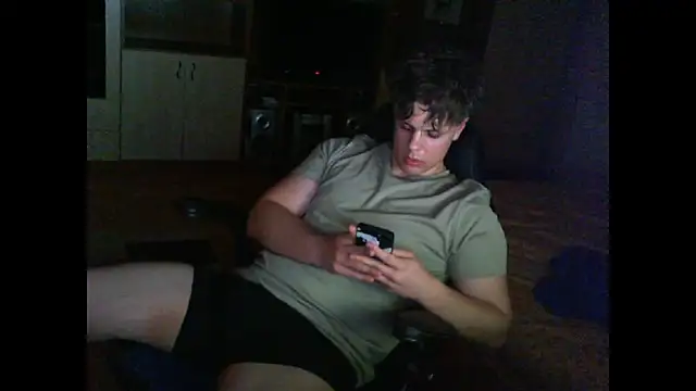 GymGuy0505 online show from February 9, 2026, 11:03 pm