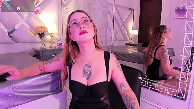 Snapshot of Annyhathatway chatting on April 3, 2026, 8:37 pm Annyhathatway online show from April 3, 2026, 8:37 pm