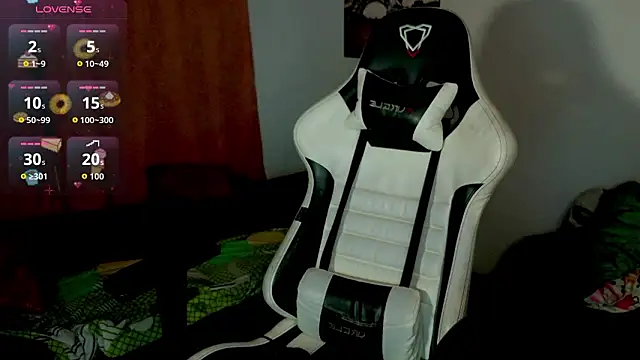 Snapshot of milk_hot_mafe chatting on February 20, 2026, 3:47 am milk hot mafe online show from February 20, 2026, 3:47 am