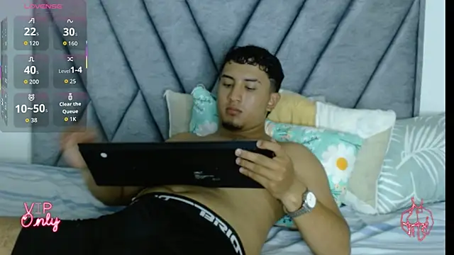 Snapshot of kyro_estrada chatting on February 26, 2026, 7:25 pm kyro estrada online show from February 26, 2026, 7:25 pm