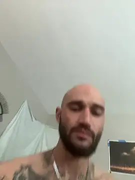 kingNQueen1211 online show from July 4, 2026, 8:35 pm