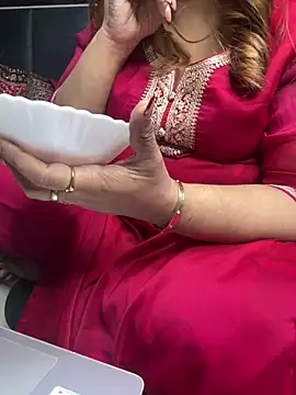 Snapshot of butterflyslay chatting on February 2, 2026, 4:17 pm butterflyslay online show from February 2, 2026, 4:17 pm