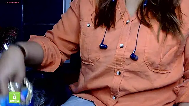 butterflyslay online show from March 8, 2026, 6:28 am