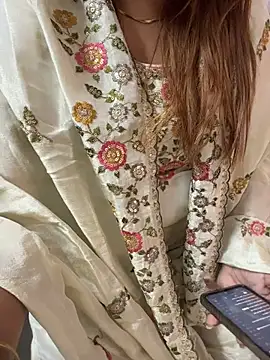 butterflyslay online show from April 8, 2026, 4:03 am