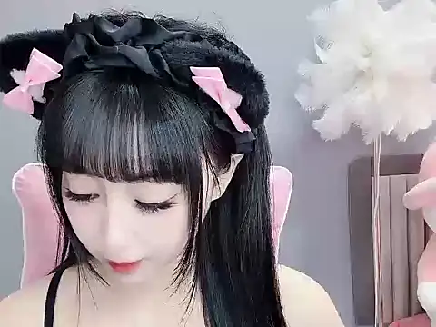 xiamomo online show from May 17, 2026, 6:57 am