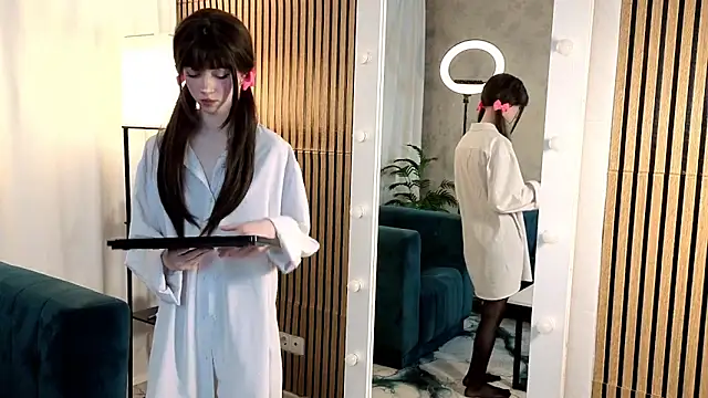 Snapshot of ViollaBloom chatting on February 15, 2026, 11:14 pm ViollaBloom online show from February 15, 2026, 11:14 pm