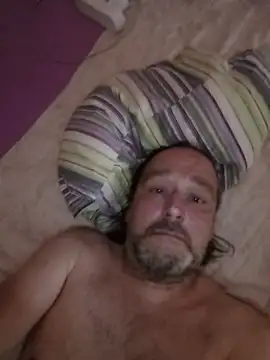 Snapshot of Olivassl22 chatting on July 21, 2026, 8:54 pm Olivassl22 online show from July 21, 2026, 8:54 pm