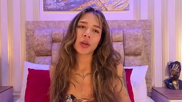 amber  moon  online show from December 21, 2025, 11:56 am