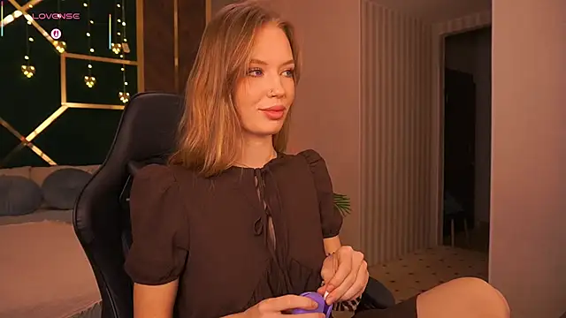 MollyyMayy online show from February 23, 2026, 3:23 pm