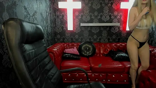 Snapshot of LisaBevy chatting on February 18, 2026, 9:11 pm LisaBevy online show from February 18, 2026, 9:11 pm