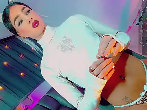 agathaferrer3 online show from February 21, 2026, 9:50 pm