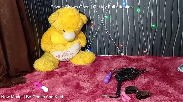 Snapshot of khushigoesnaughty0 chatting on February 3, 2026, 6:22 am khushigoesnaughty0 online show from February 3, 2026, 6:22 am