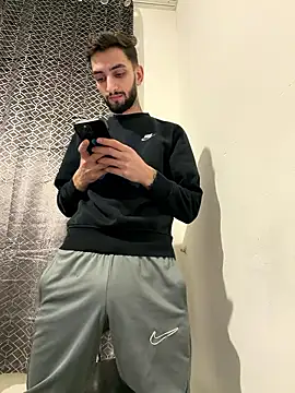 Juliann69Ramiro online show from January 8, 2026, 3:18 pm