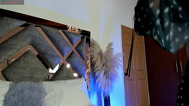 Cheerry Lee  online show from December 21, 2025, 11:45 am