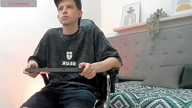 sebastamayo  online show from January 13, 2026, 8:46 pm