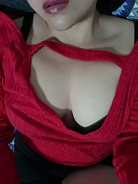 Snapshot of laura395 chatting on December 14, 2025, 8:25 pm laura395 online show from December 14, 2025, 8:25 pm