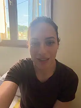 CoquineCharmeuse online show from April 1, 2026, 1:41 pm