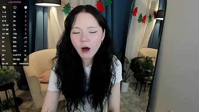 LeaLigth online show from December 16, 2025, 2:21 pm